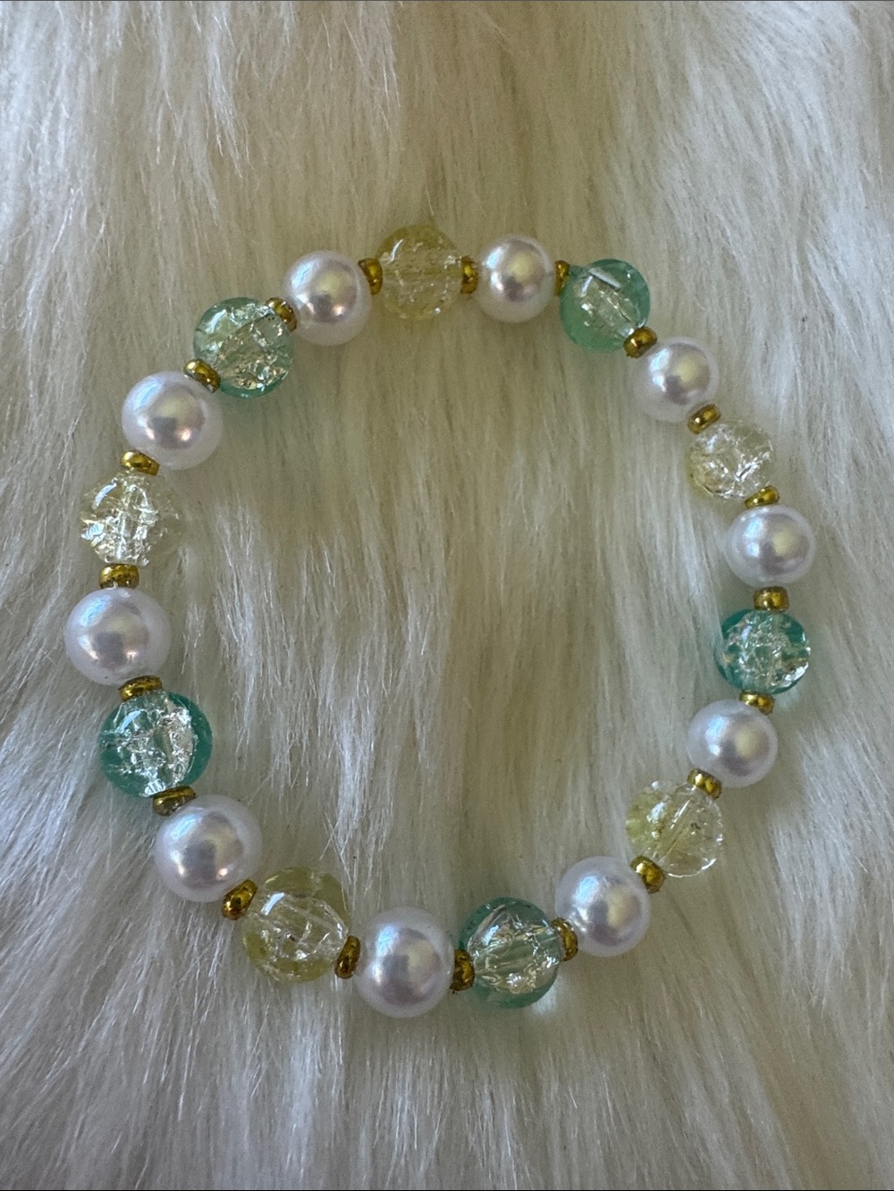 Pearl and Crackle Bead Stretch Bracelet in Aqua and Pale Yellow
